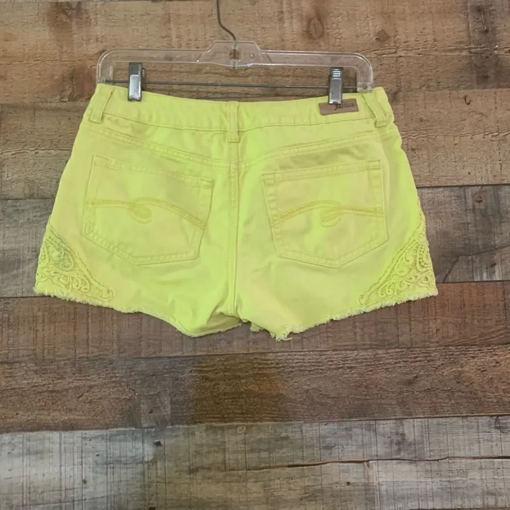 ‎Justice yellow embroidered shorts, size 18r